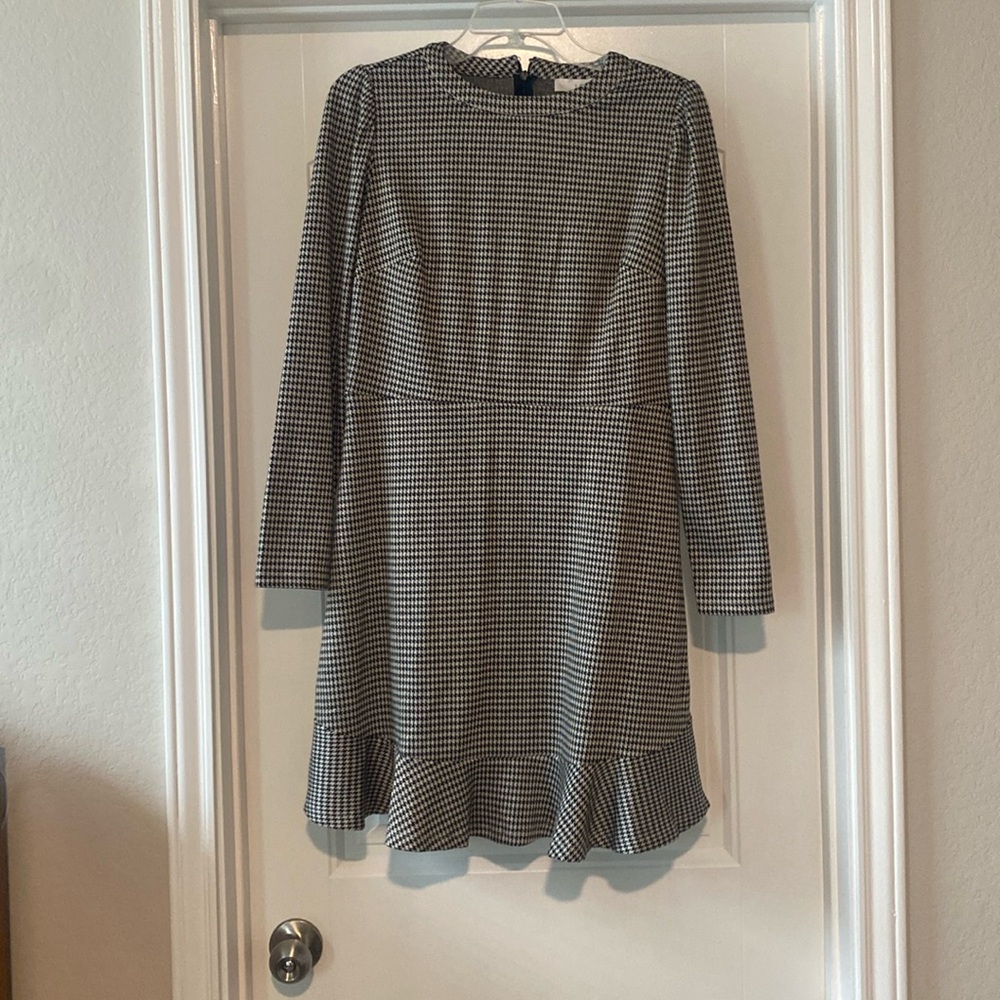 LOFT- black and cream, houndstooth print dress, small